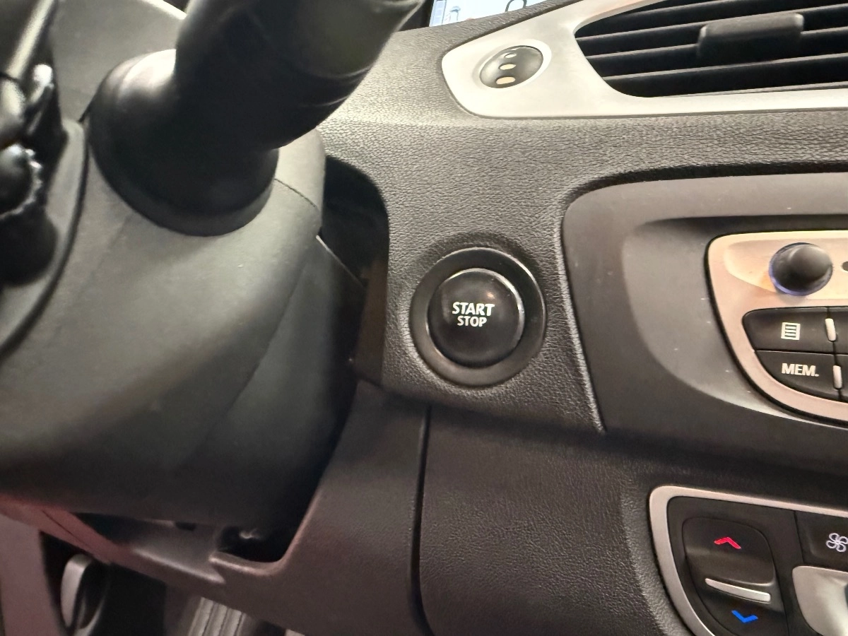 Renault Scenic - photo 21