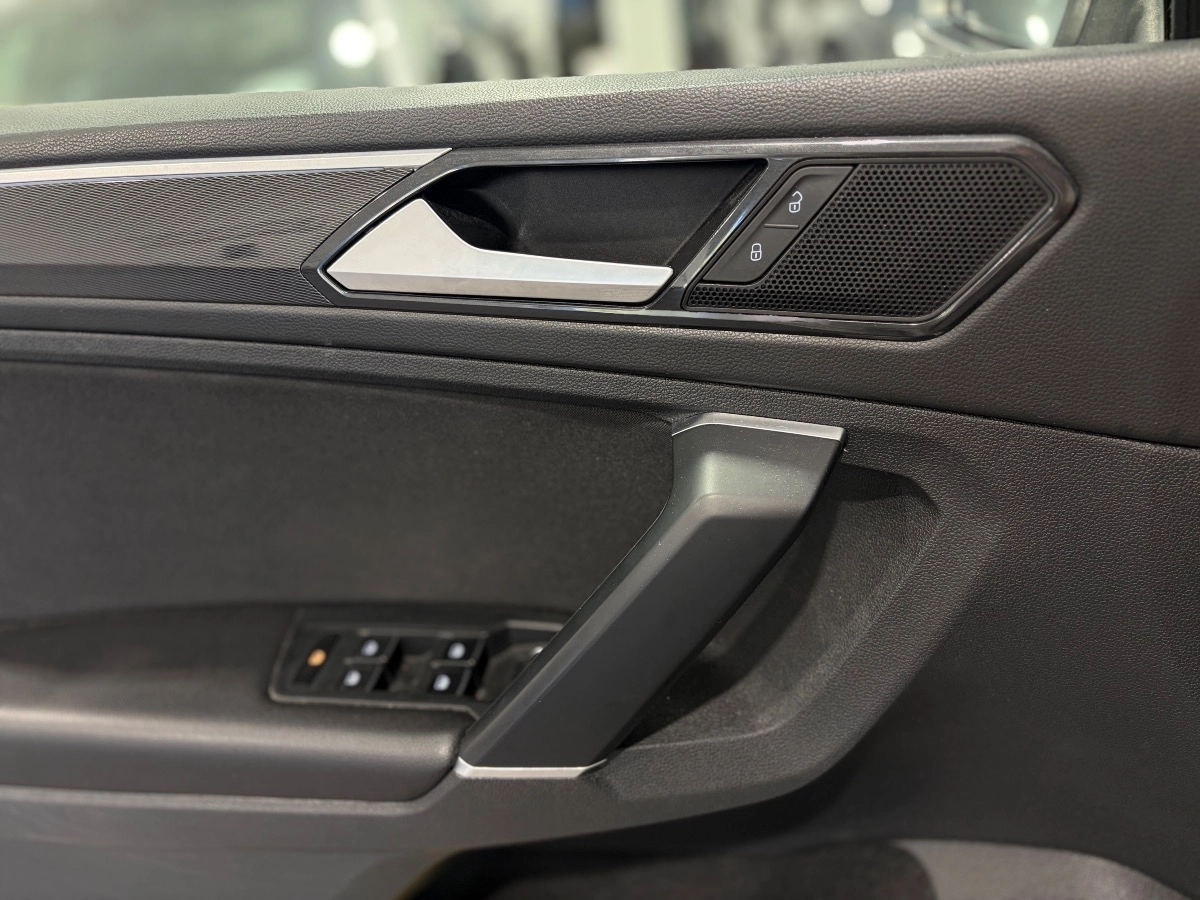 Volkswagen Tiguan - photo 26