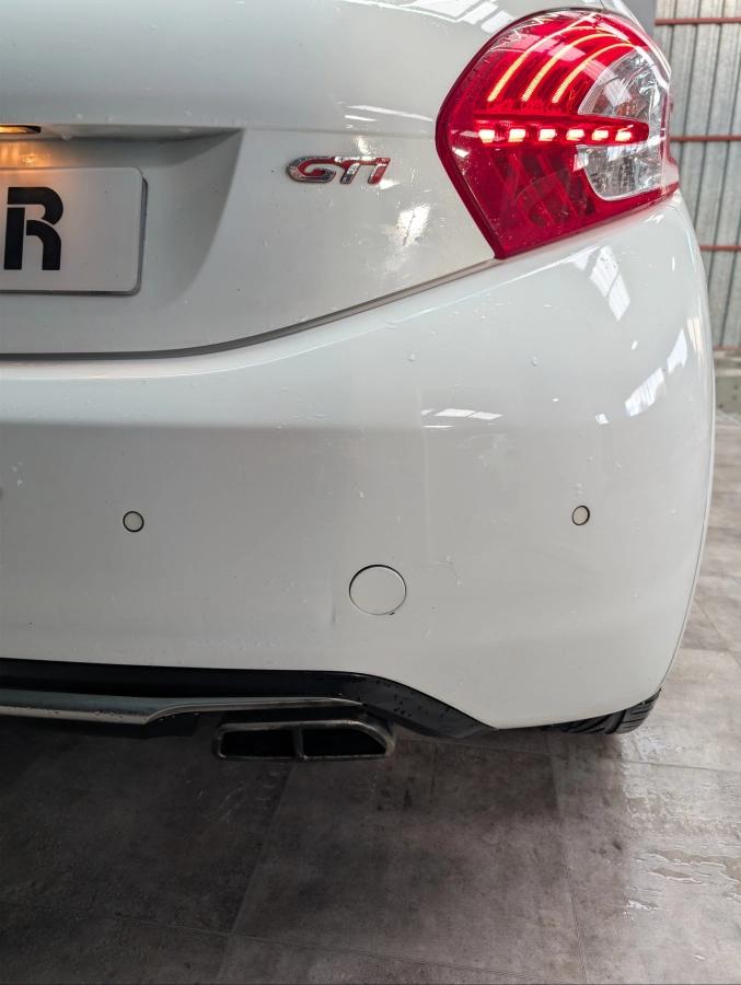 Peugeot 208 GENERATION-I 1.6 THP 200 GTI