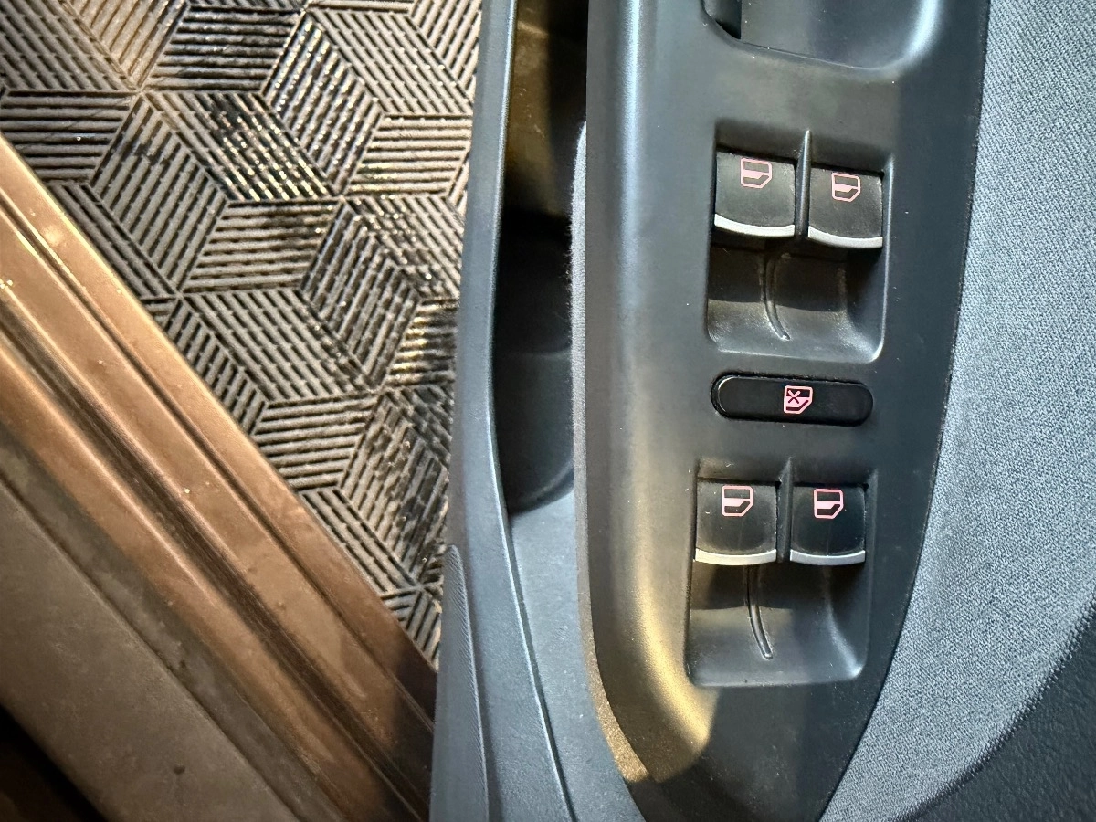 Volkswagen Touran - photo 26