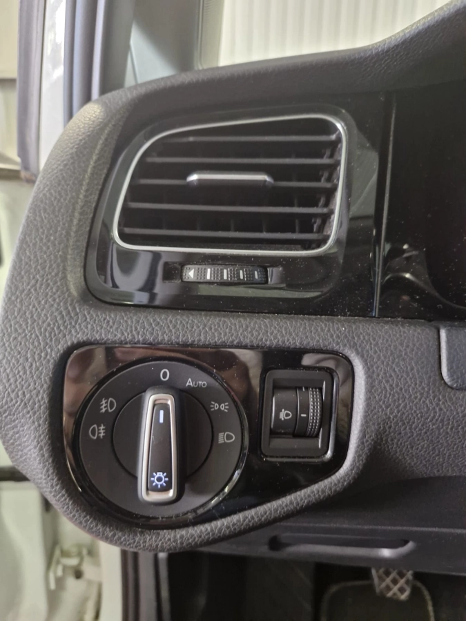 Volkswagen Golf - photo 11