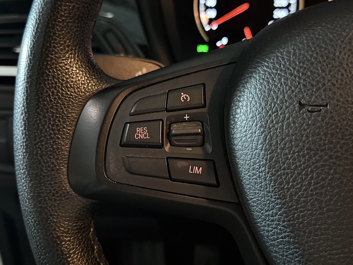 Bmw X1 - photo 10