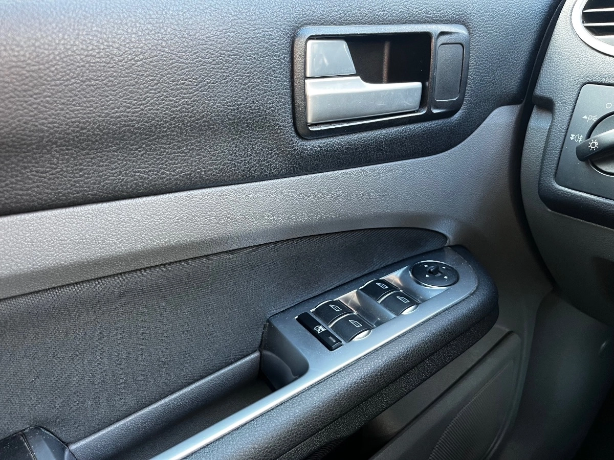 Ford Focus - photo 15