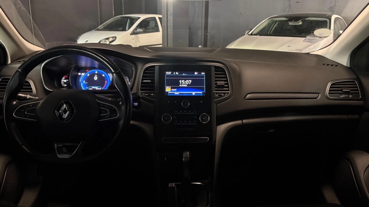Renault Megane - photo 16