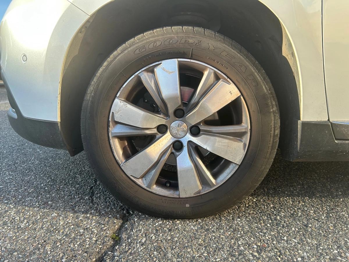 Peugeot 2008 GENERATION-I 1.6 BLUEHDI 120 GT LINE START-STOP