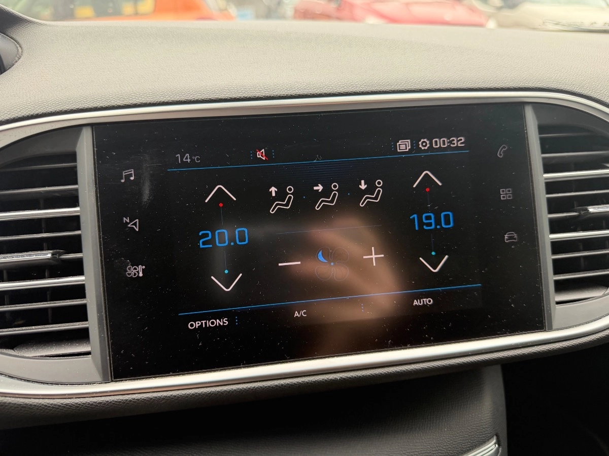 Peugeot 308 - photo 19