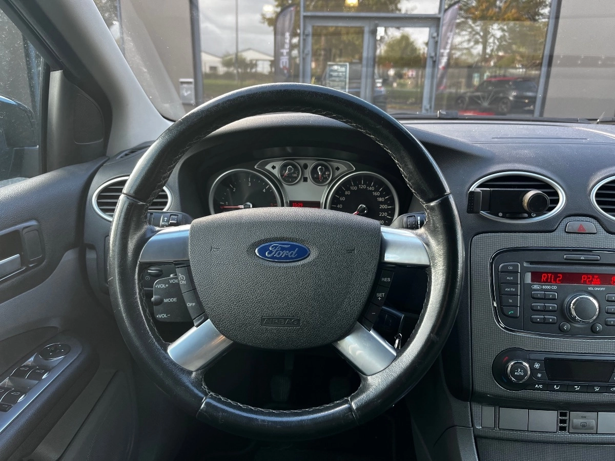 Ford Focus - photo 9