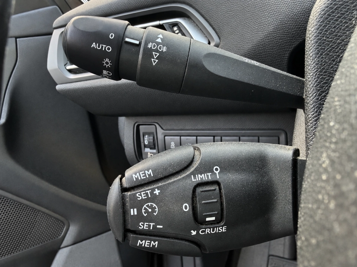 Peugeot 308 - photo 18