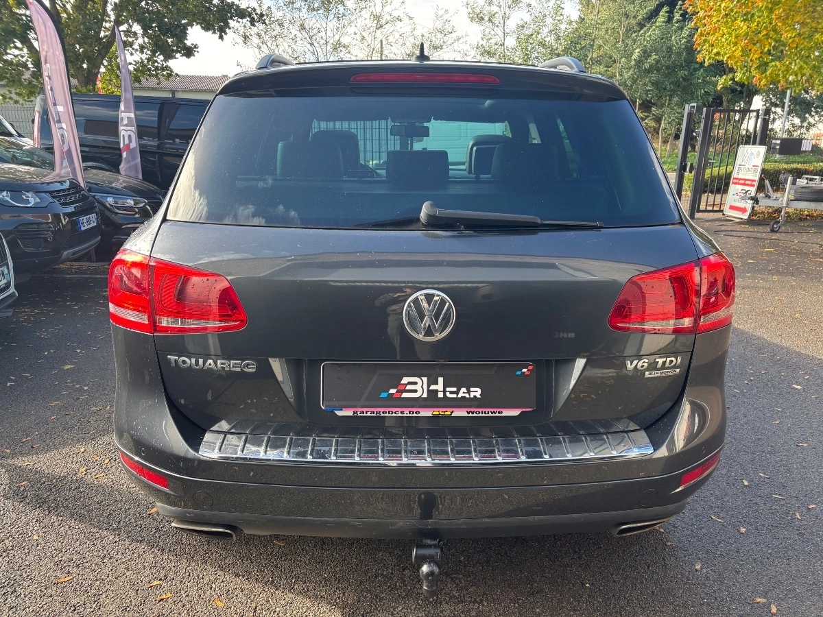 Volkswagen Touareg - photo 14