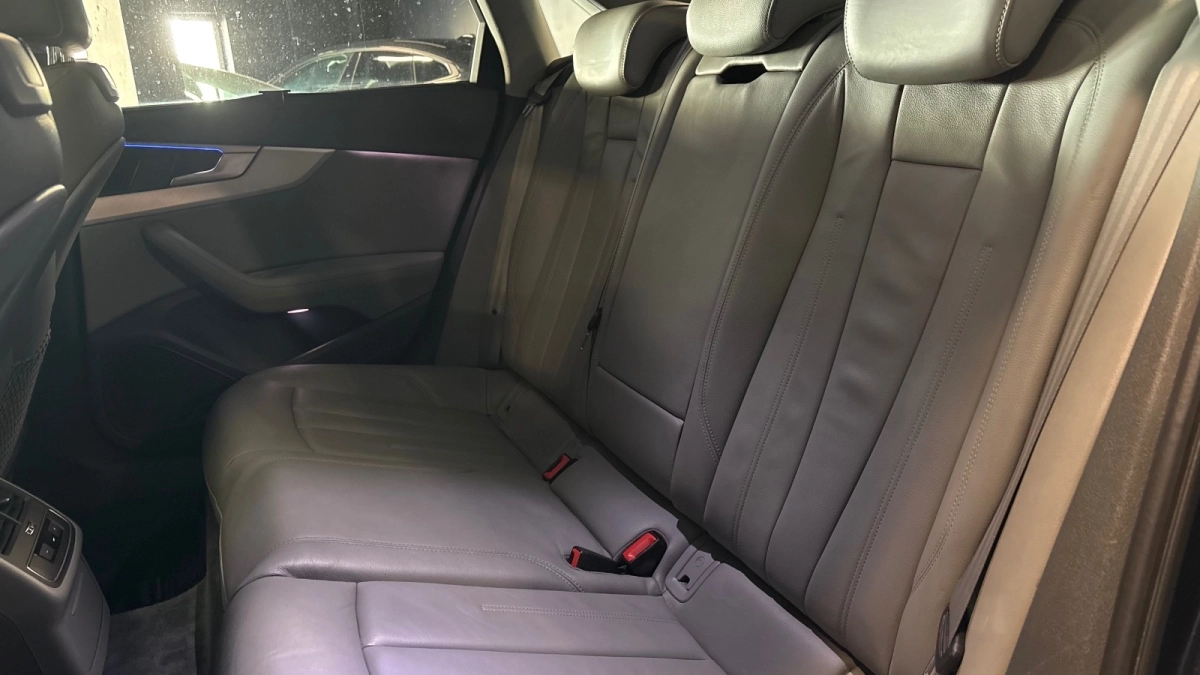 Audi A4 - photo 14