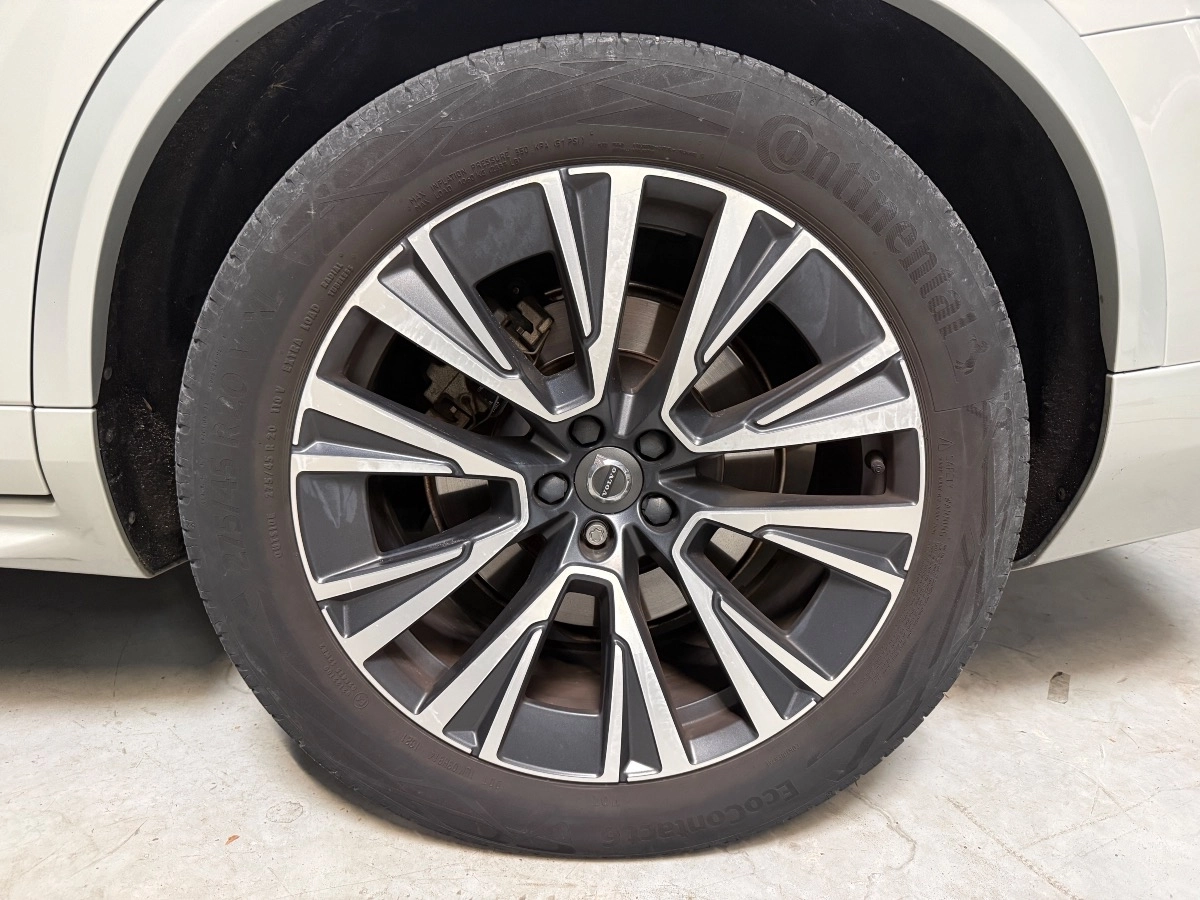 Volvo Xc90 - photo 10