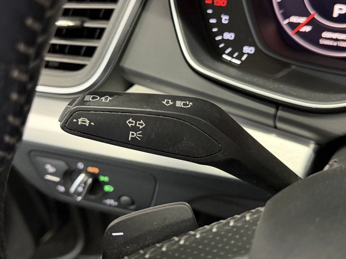 Audi Q5 - photo 11