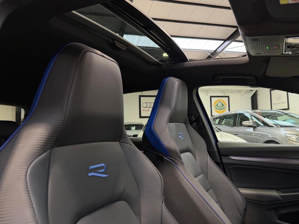 VOLKSWAGEN GOLF VIII R - 2.0 TSi 4MOTION DSG7 333CH - AKRAPOVIC/HARMAN KARDON/TOIT OUVRANT