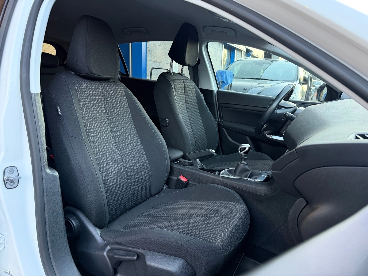 Peugeot 308 - photo 15