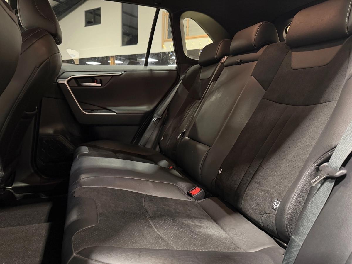 TOYOTA RAV4 Hybride 2WD 218ch Black Edition