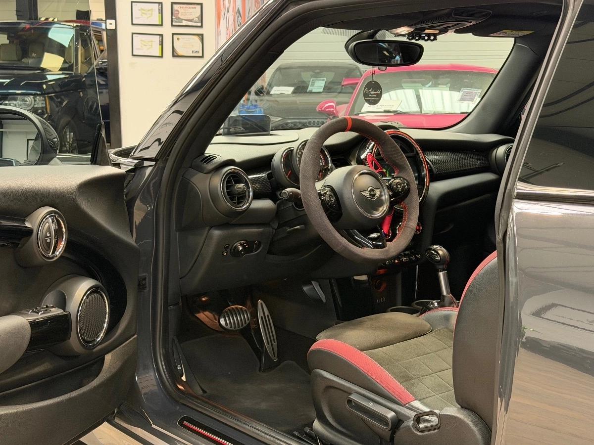 Mini Mini III (F56) 2.0 231 JCW BVA6 3P