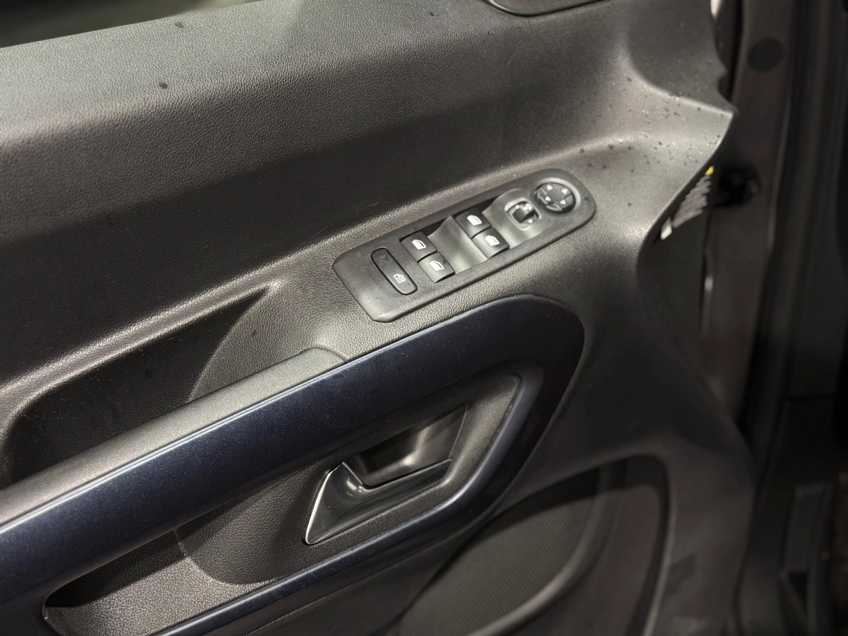 Peugeot Rifter - photo 11