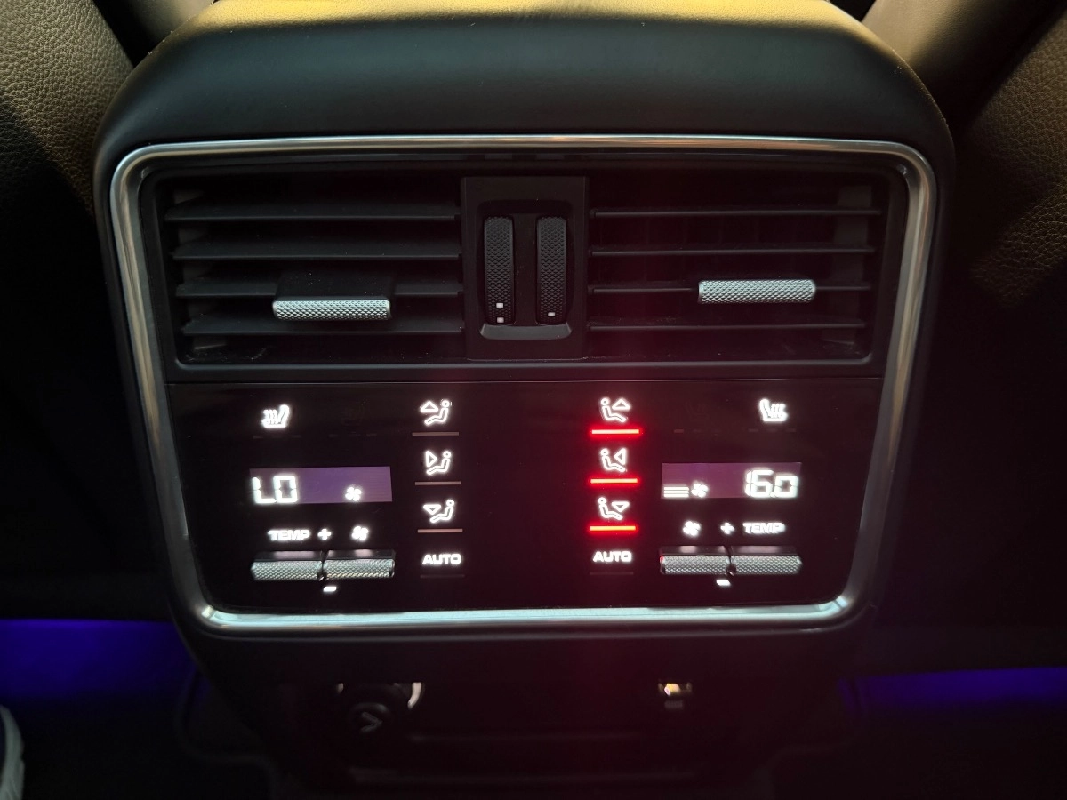 Porsche Cayenne - photo 17