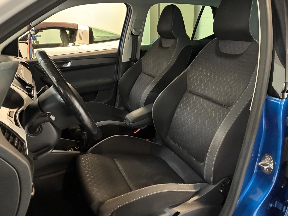 Skoda Fabia - photo 8