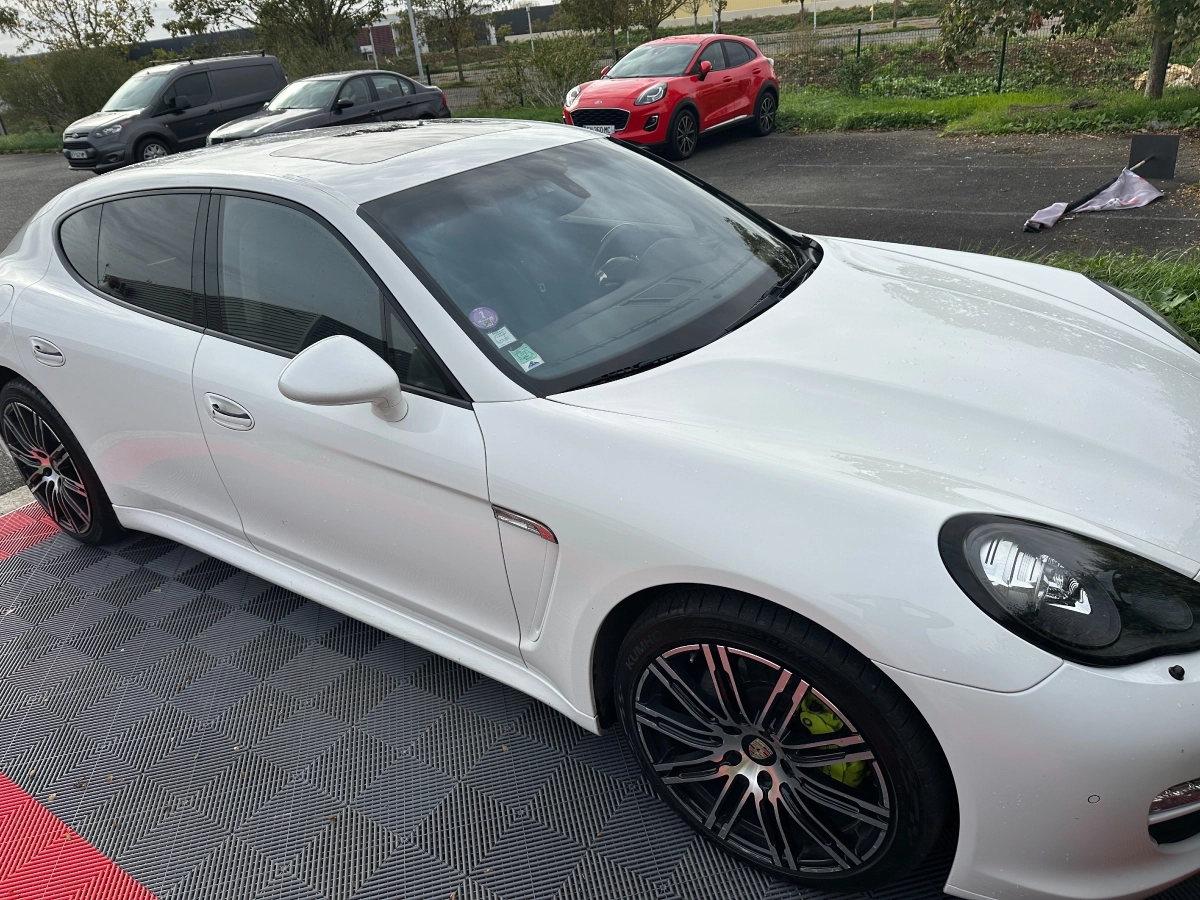 Porsche Panamera - photo 26