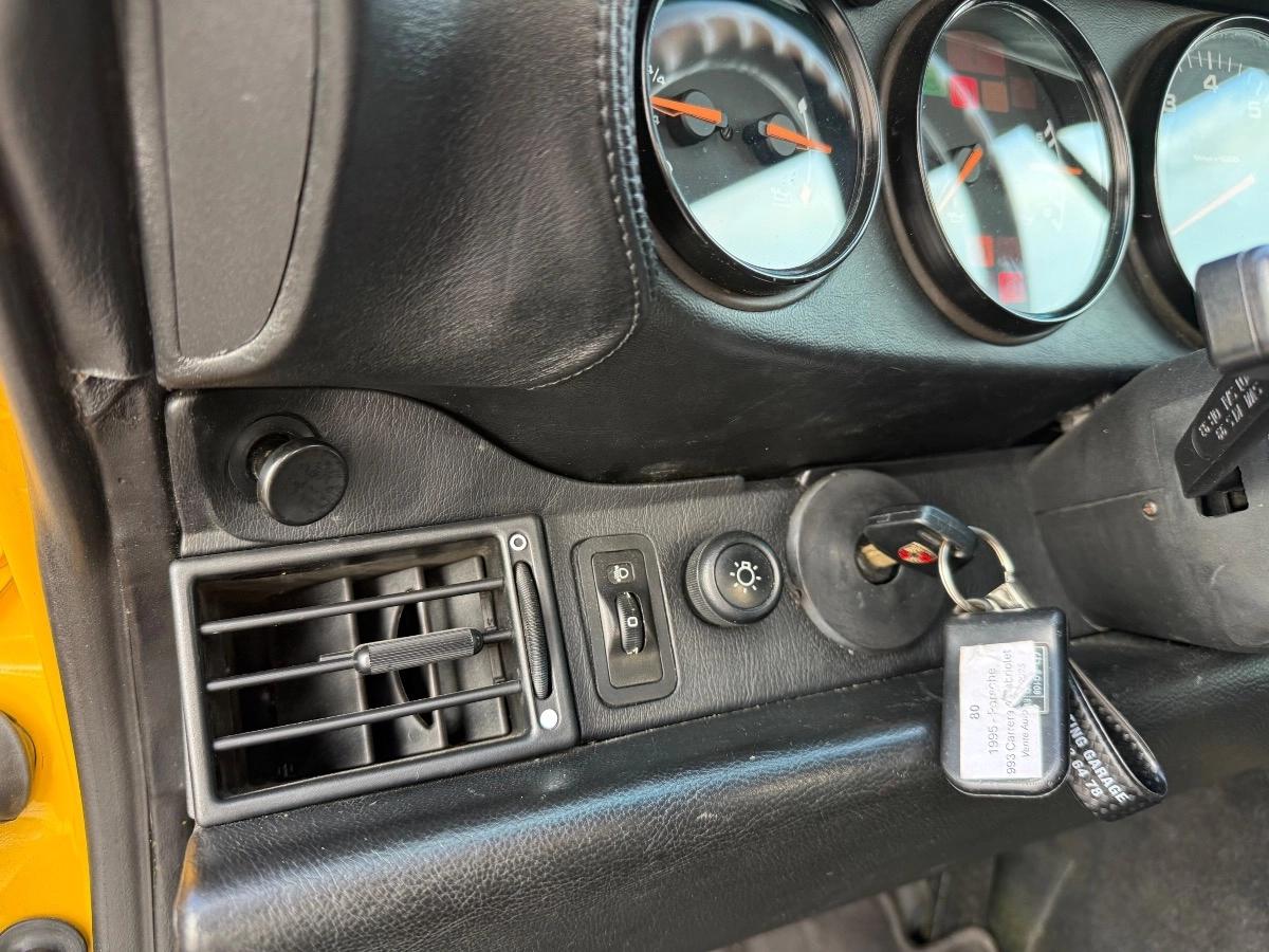 Porsche 911 COUPE 993 3.6 270 CARRERA 4