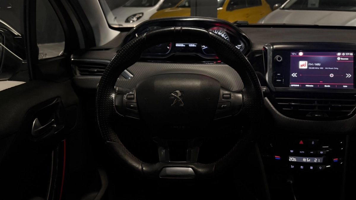 Peugeot 208 - photo 18