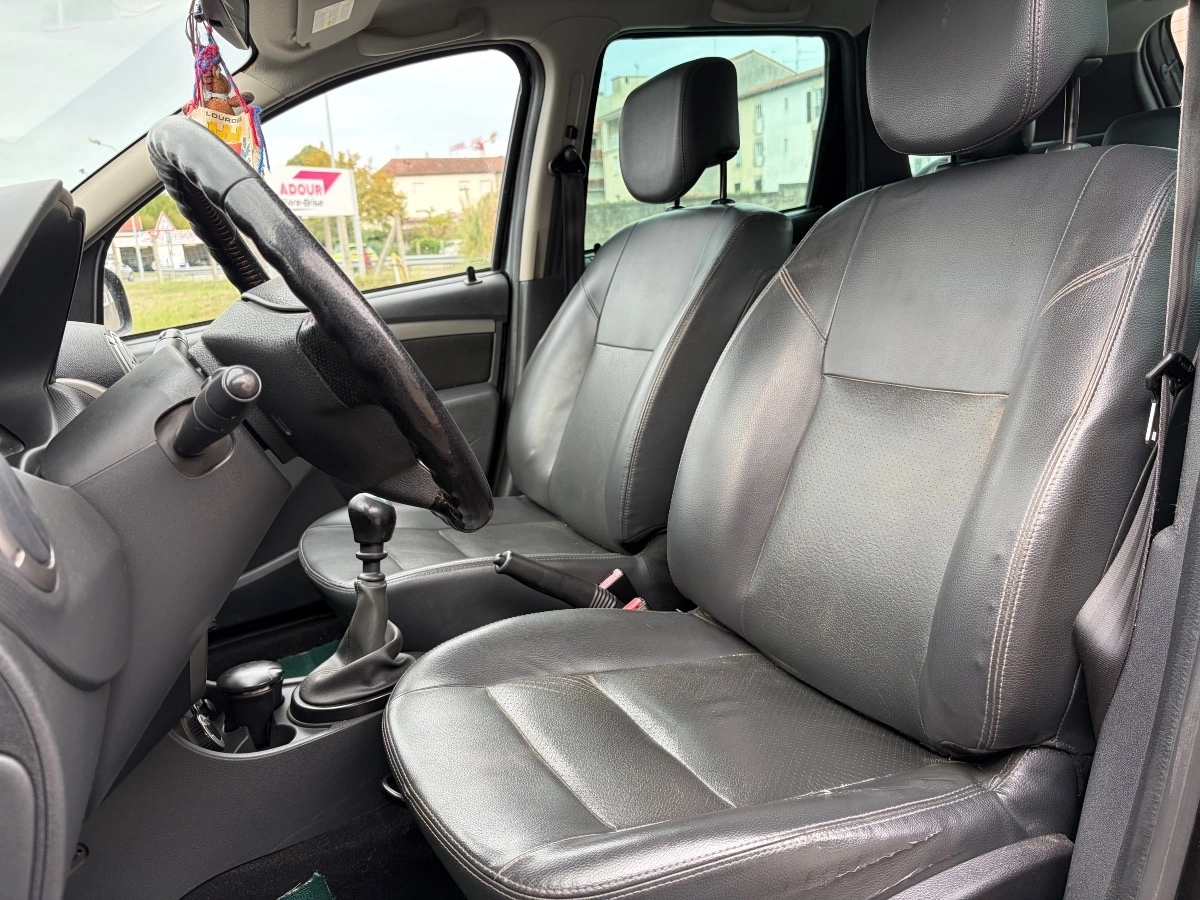 Dacia Duster - photo 16