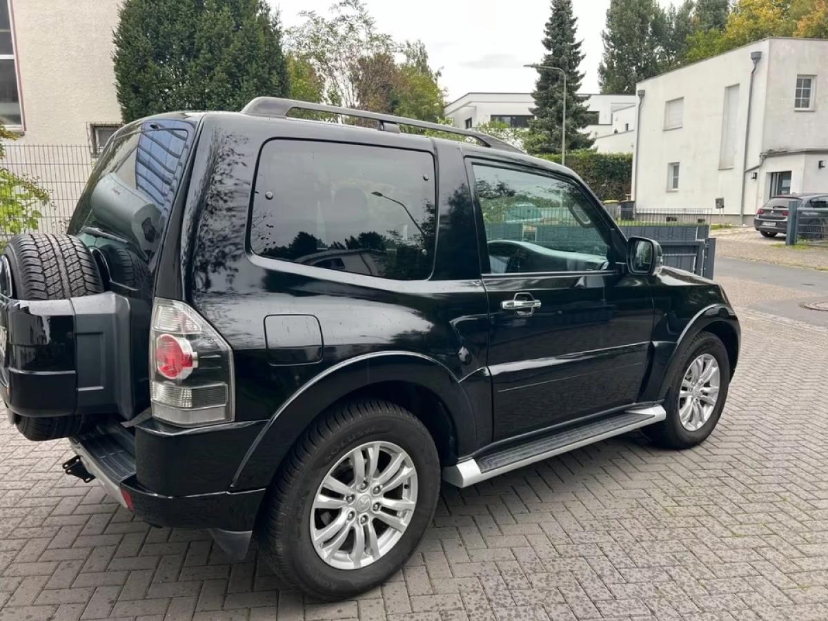 Mitsubishi Pajero 3.2 DID 200 4WD