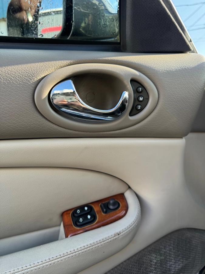 Aperçu indisponible de Jaguar XK8