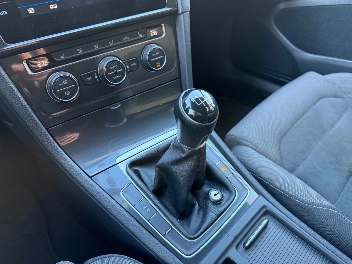 Volkswagen Golf - photo 16