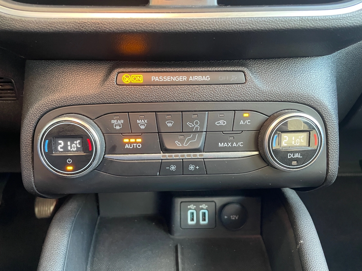 Ford Focus - photo 27