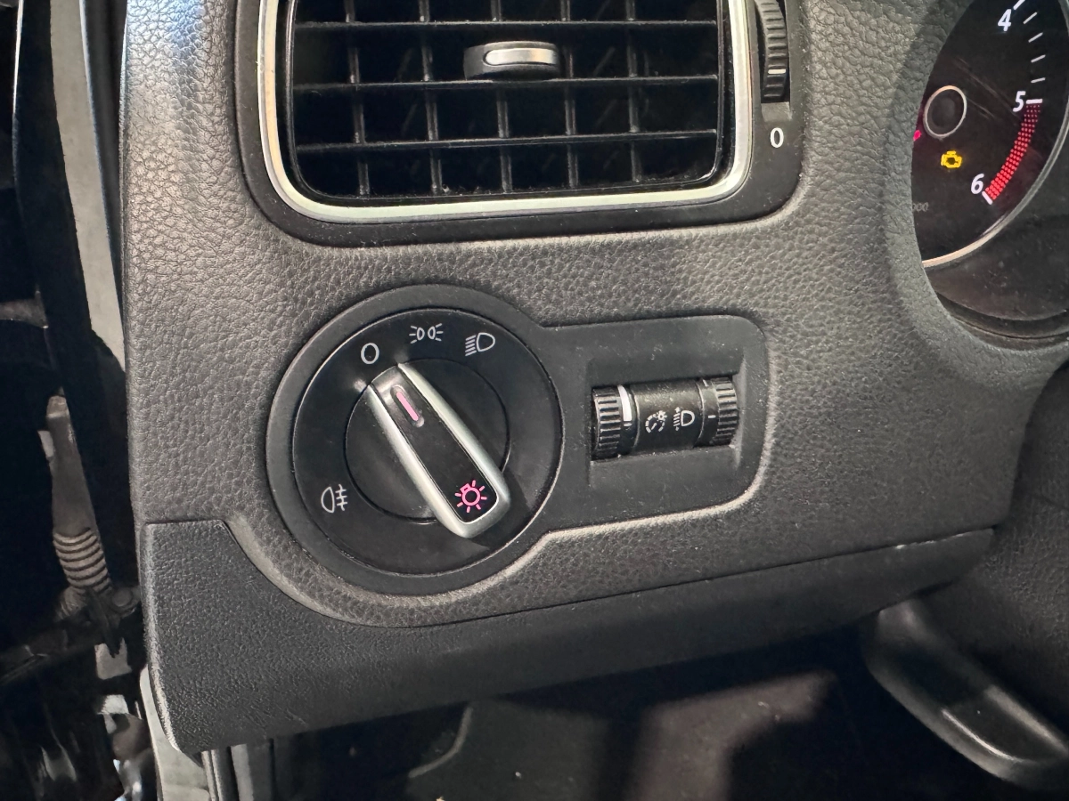 Volkswagen Polo - photo 15