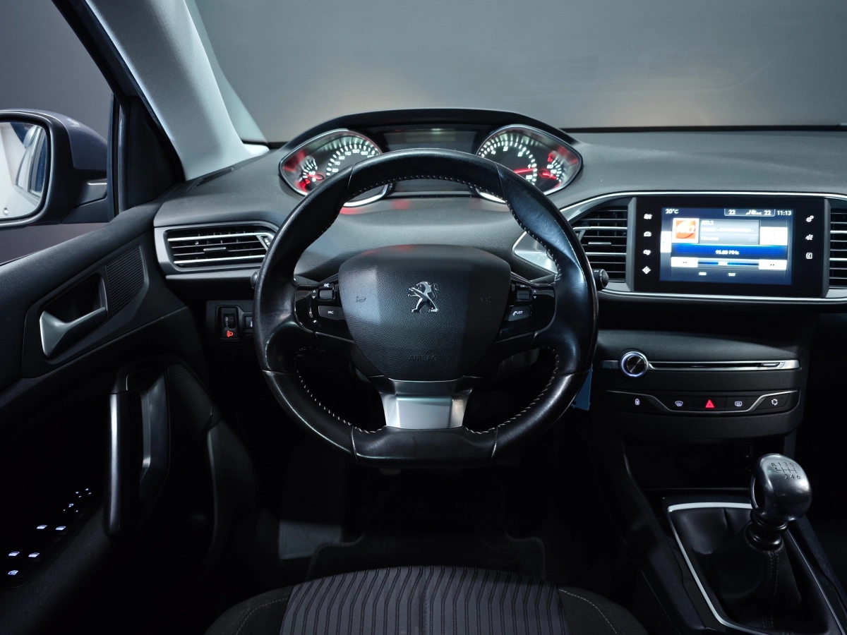 Peugeot 308 - photo 8
