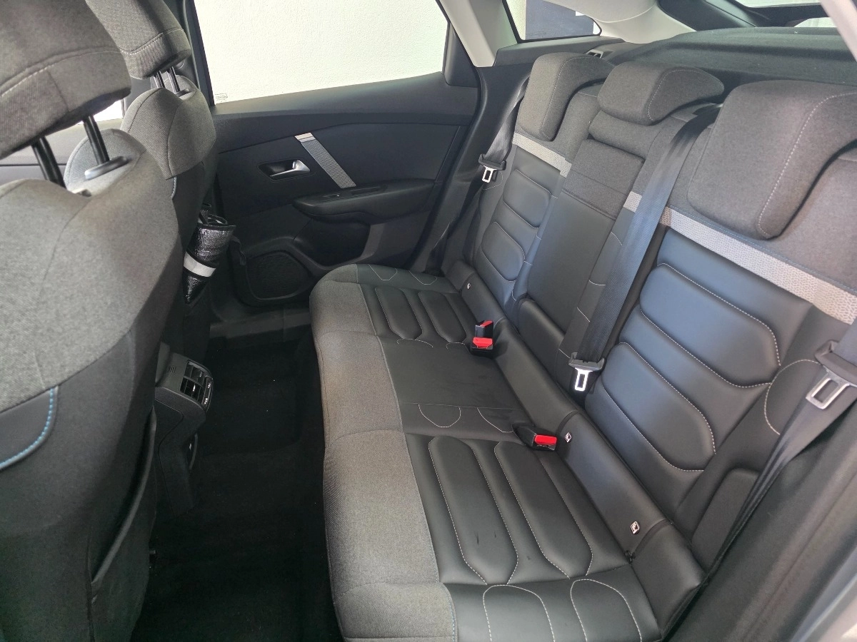 Citroen C4 - photo 8