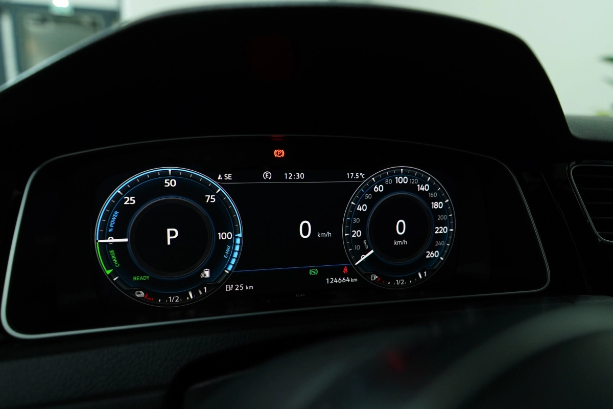 Volkswagen Golf - photo 25