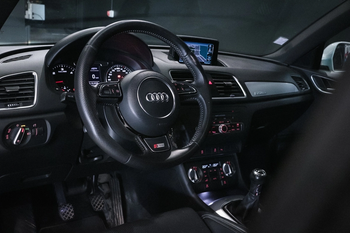 Audi Q3 - photo 11