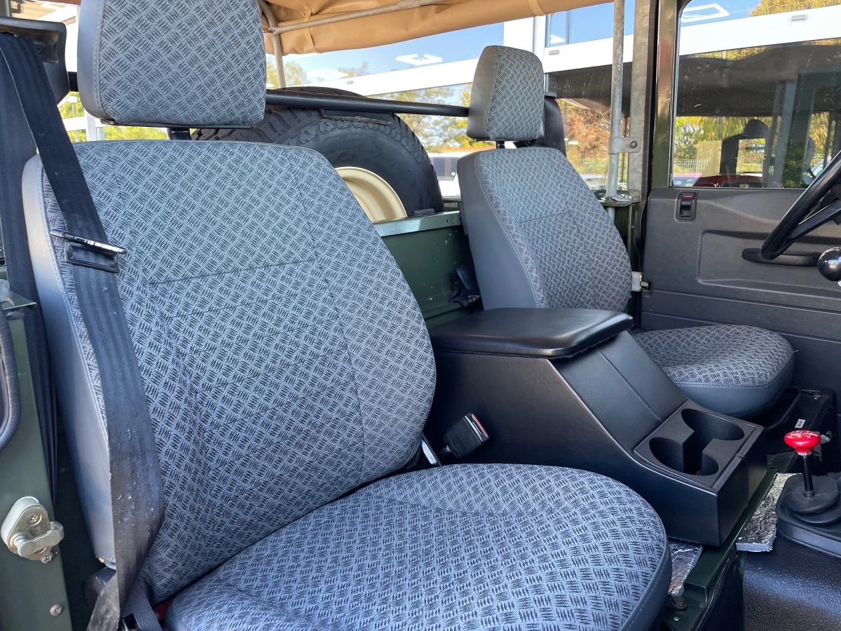 Land Rover Defender - photo 13