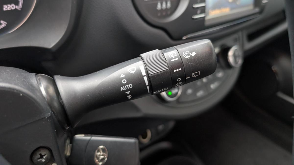 Toyota Yaris 1.0 VVTI 65