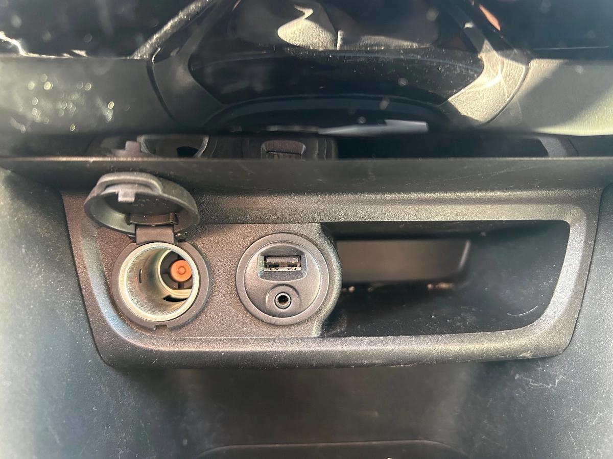 Peugeot 2008 GENERATION-I 1.6 BLUEHDI 120 CROSSWAY