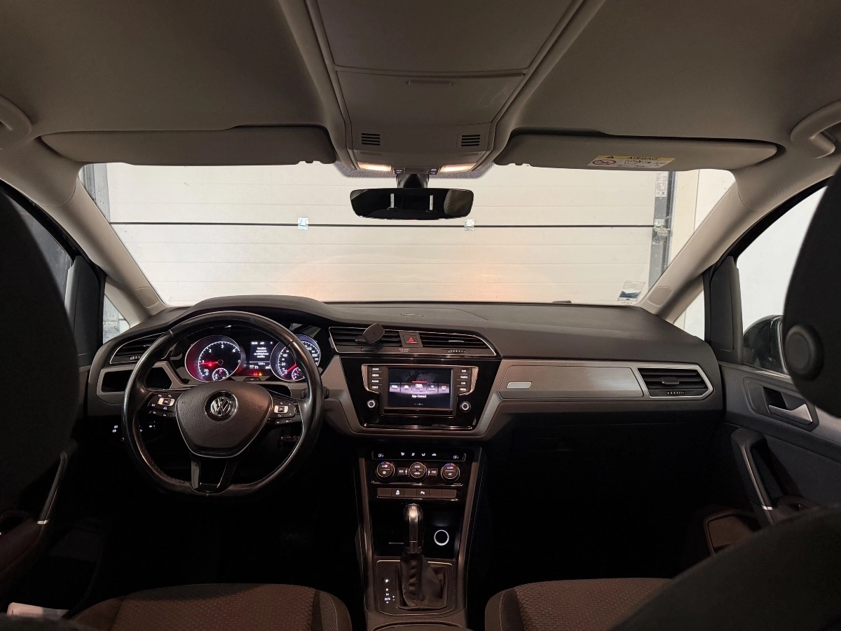 Volkswagen Touran - photo 18