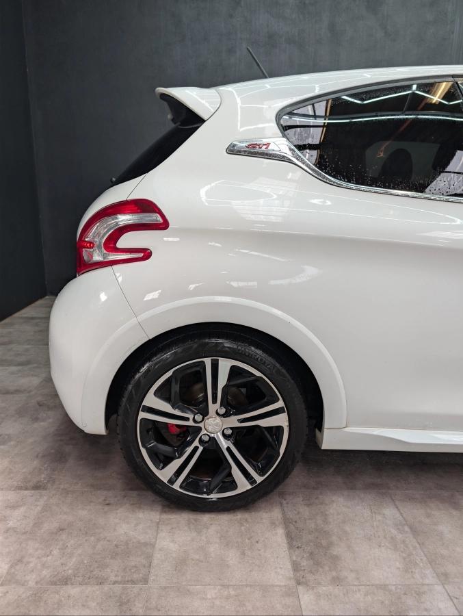 Peugeot 208 GENERATION-I 1.6 THP 200 GTI