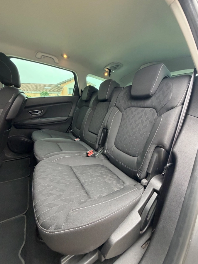 Renault Grand Scenic - photo 15