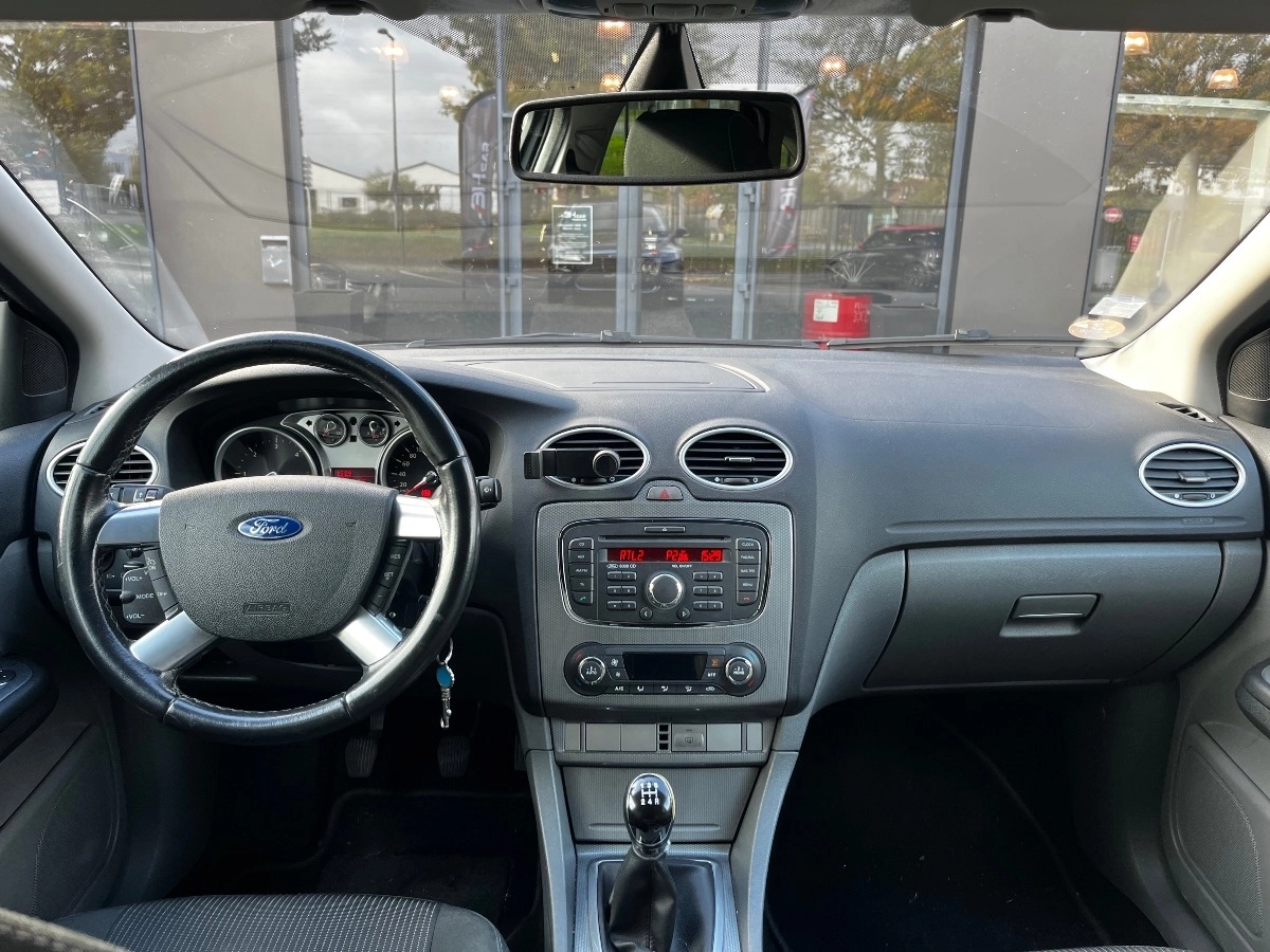 Ford Focus - photo 8