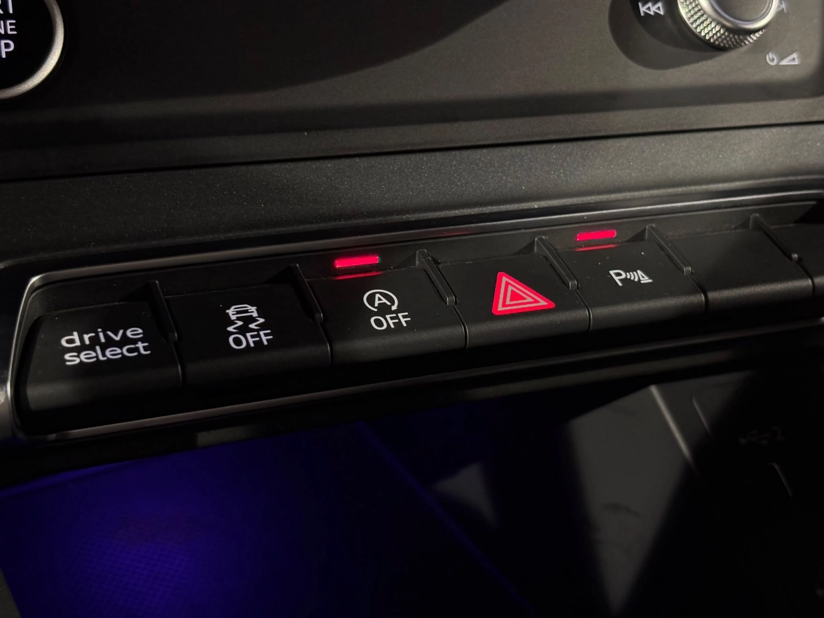 Audi Q3 - photo 25