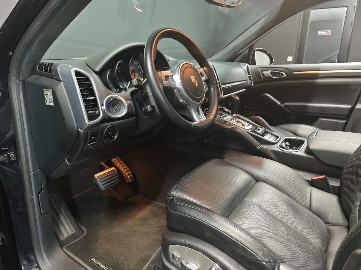 Porsche Cayenne - photo 17