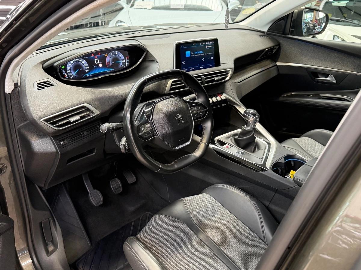 Peugeot 3008 1.5 HDI 130CV ALLURE 360°/ CARPLAY