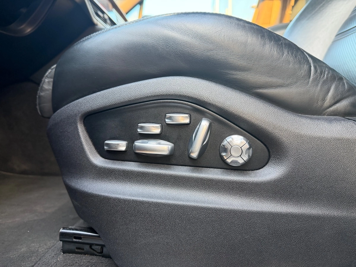 Porsche Cayenne - photo 14