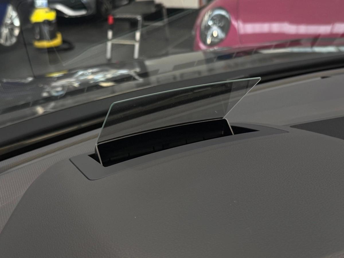 VOLKSWAGEN TIGUAN 2.0L TDi DSG7 150CH - FINITION CARAT EXCLUSIVE - TOIT OUVRANT/CAMERA/SIEGE ELEC