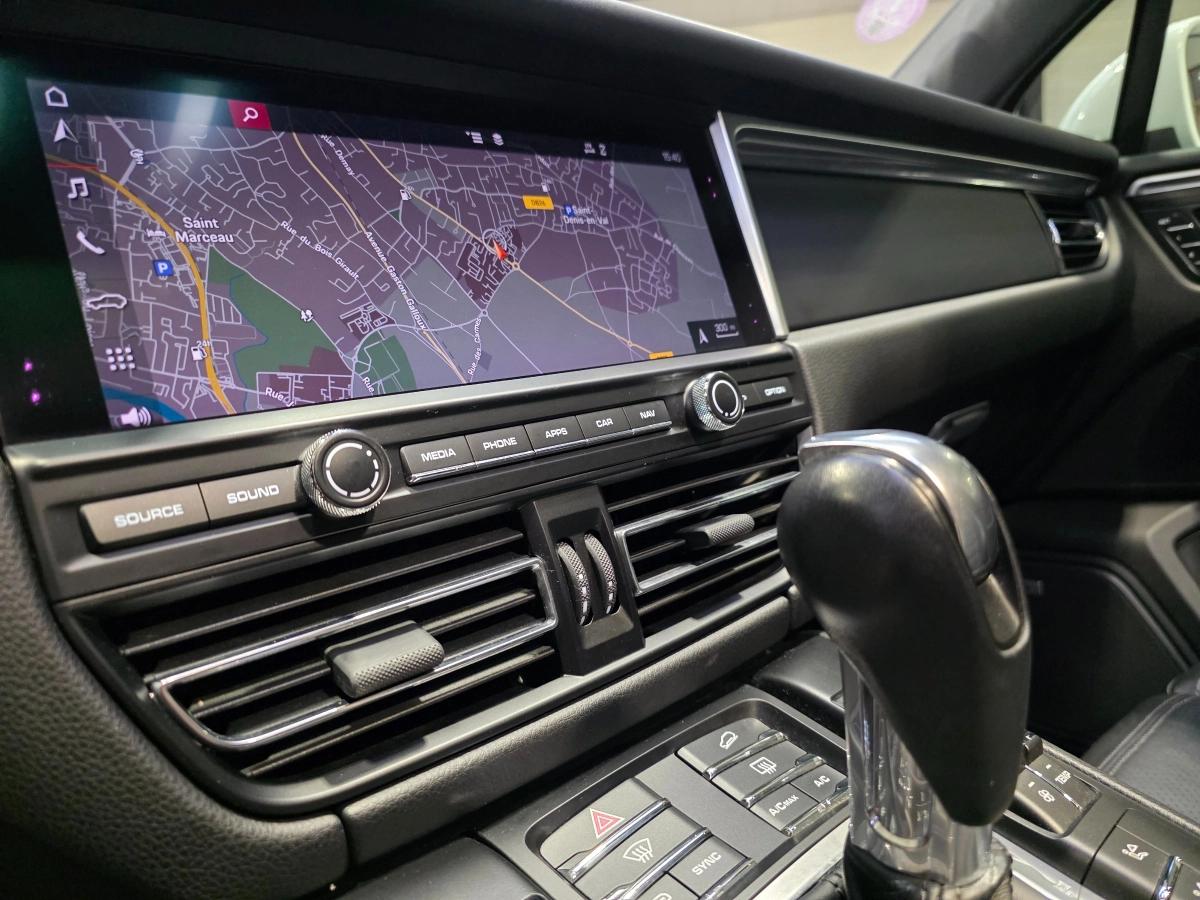 PORSCHE MACAN 2.0 245 TOIT PANO / CHRONO / BOSE