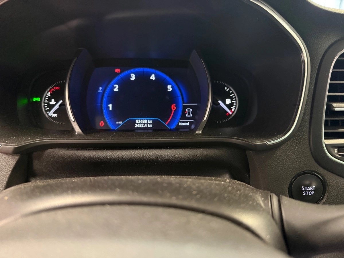 Renault Megane - photo 24